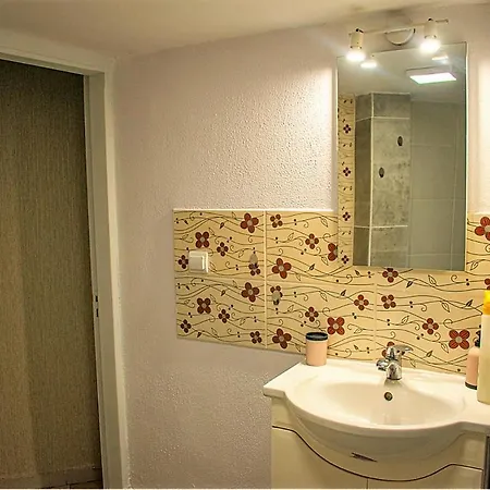 Ayasofia Luxury With Balcony דירה