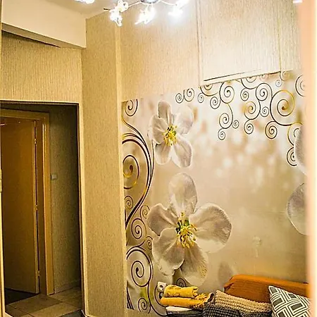 Ayasofia Luxury With Balcony דירה